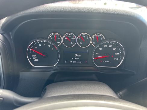 Used 2021 Chevrolet Silverado 1500 RST image 2