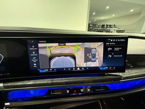 Used 2023 BMW 760i xDrive AWD/4WD image 42