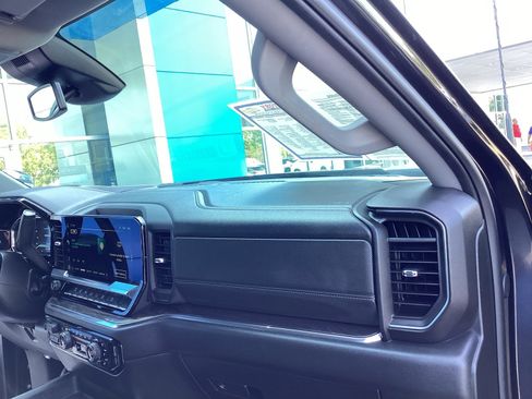 Used 2024 Chevrolet Silverado 2500 LTZ w/ LTZ Plus Package image 20