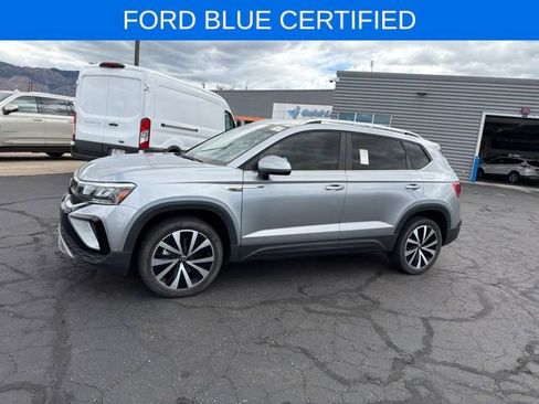 Used 2022 Volkswagen Taos SE FWD image 14