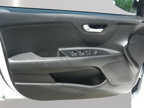 Used 2020 Kia Rio S FWD image 16