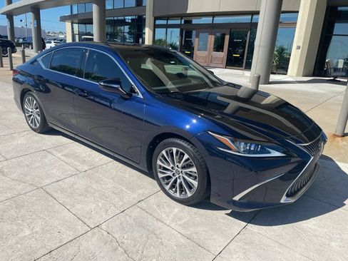 Used 2020 Lexus ES 350 w/ Premium Package FWD image 2