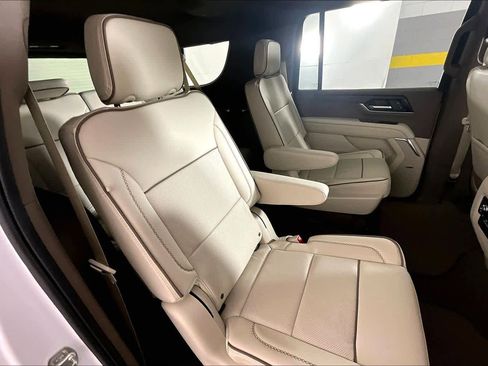 Used 2026 GMC Yukon XL Denali w/ Sun & Power Step Package image 42