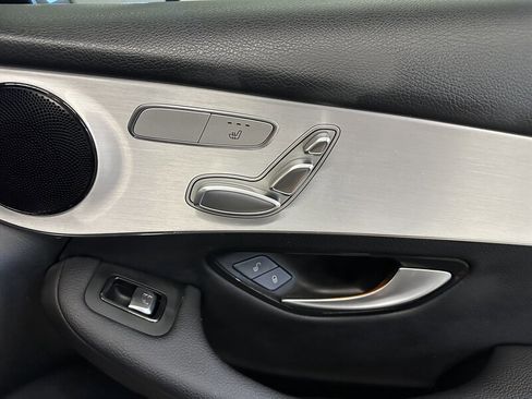 Used 2021 Mercedes-Benz GLC 300 4MATIC image 24