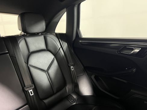 Used 2026 Porsche Macan AWD/4WD image 17