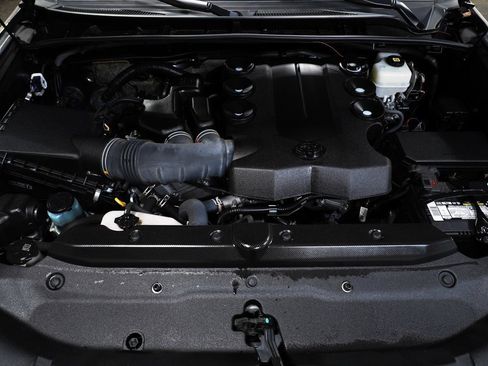 Used 2023 Toyota 4Runner Limited image 8