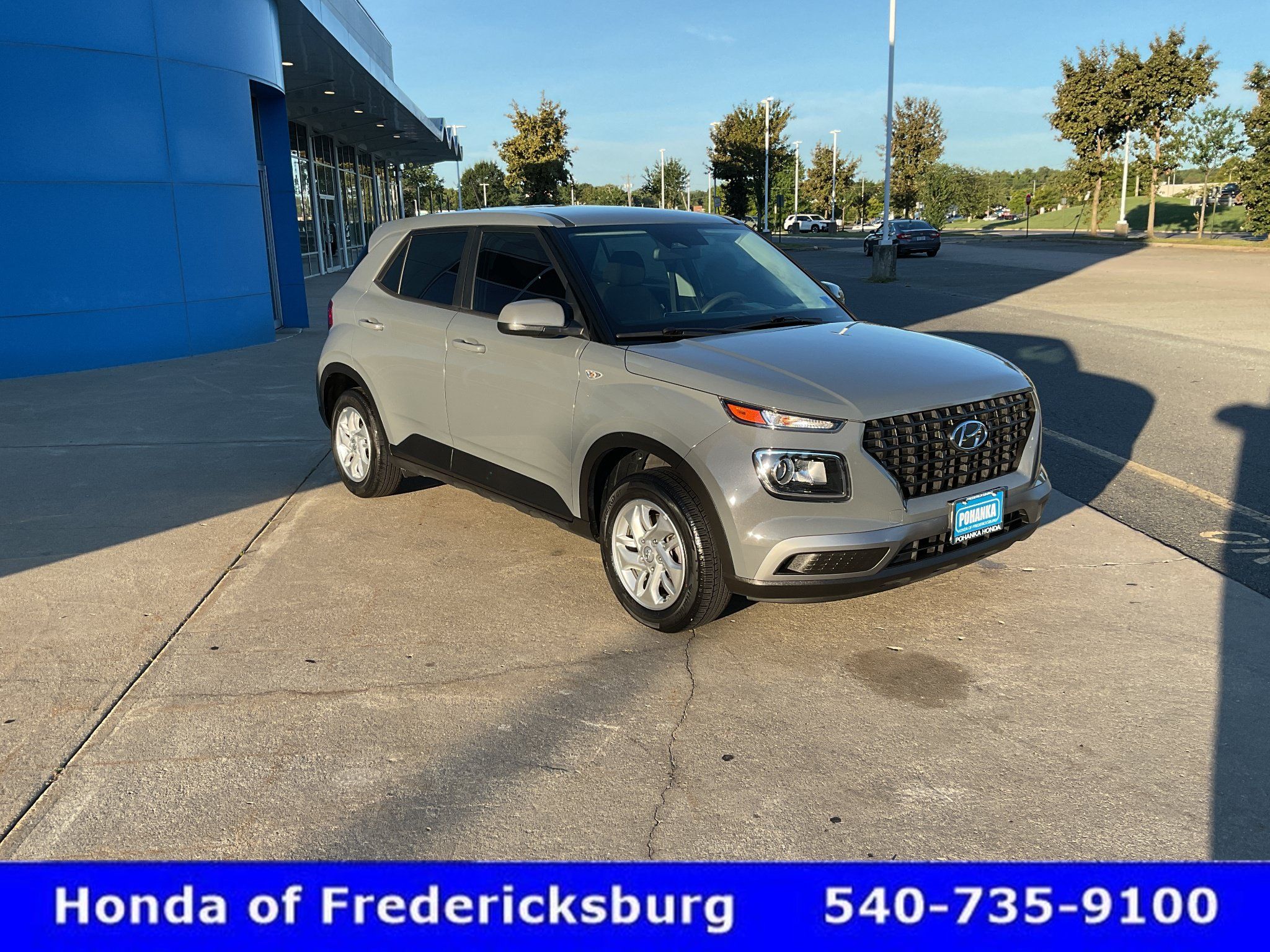 Used 2023 Hyundai Venue SE FWD image 8