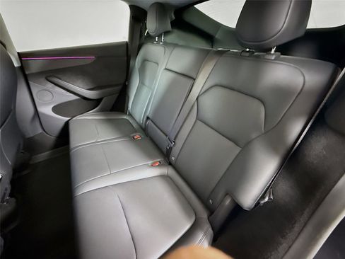 Used 2026 Tesla Model Y 2WD image 14