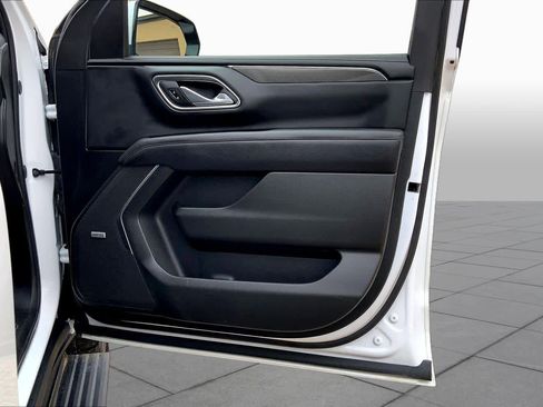 Used 2024 GMC Yukon XL AT4 w/ AT4 Premium Plus Package AWD/4WD image 23