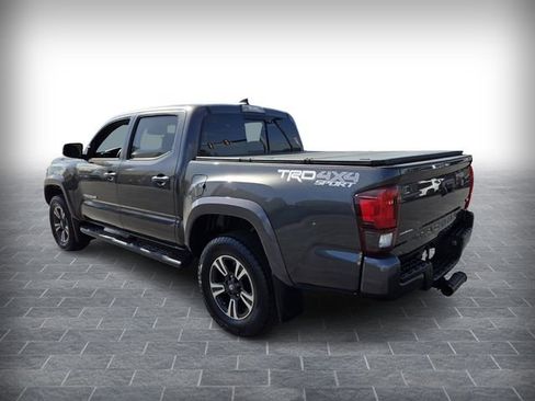 Used 2019 Toyota Tacoma TRD Sport w/ Technology Package image 5