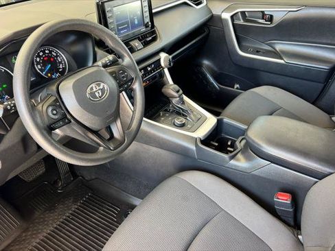 Certified 2022 Toyota RAV4 LE AWD/4WD image 11