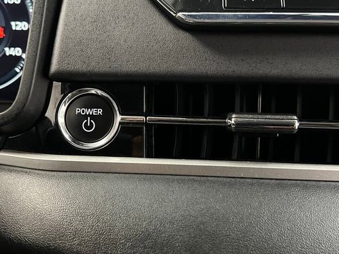 Used 2023 Mitsubishi Outlander SE image 55