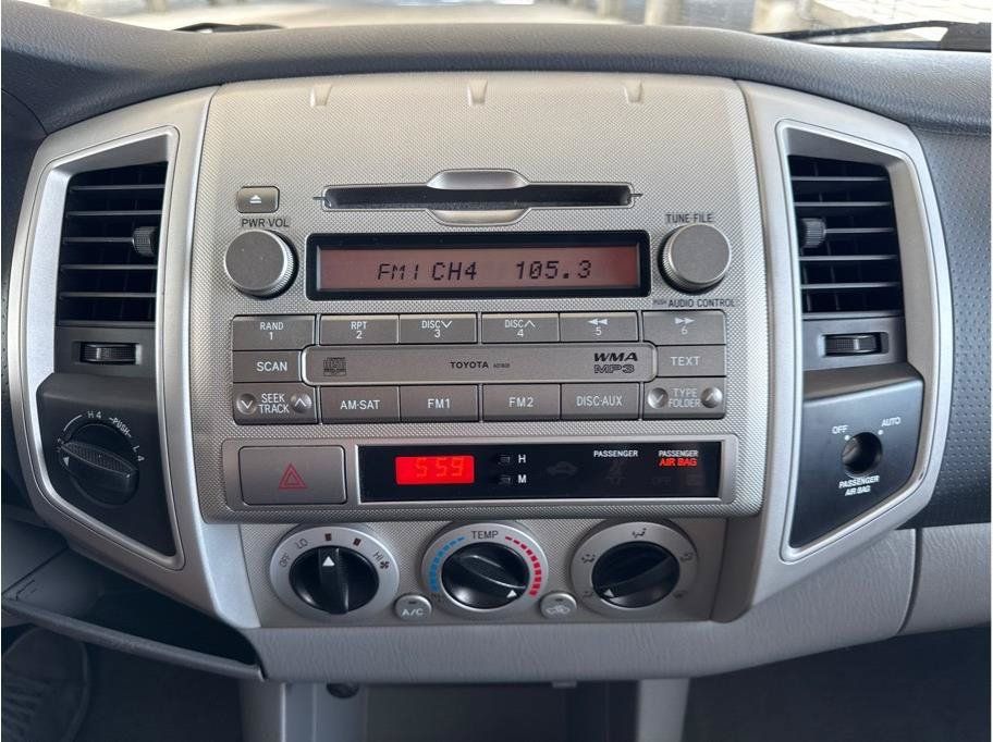 Used 2011 Toyota Tacoma 4x4 Access Cab w/ SR5 Pkg #2 image 17