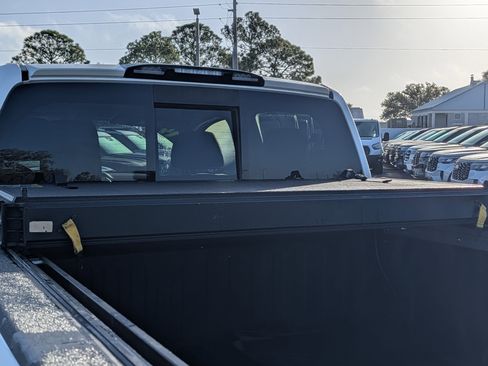 Used 2019 Nissan Titan SL w/ Texas Titan Edition image 16