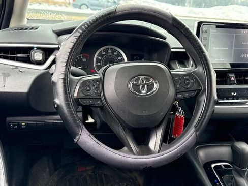Used 2021 Toyota Corolla LE image 17