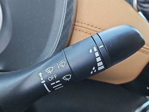 Used 2020 Nissan Sentra SV w/ SV Premium Package FWD image 9