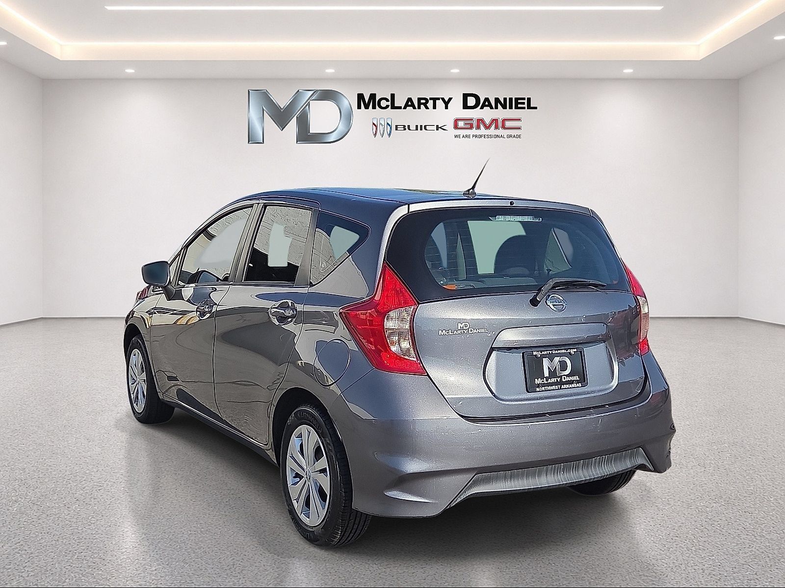 Used 2019 Nissan Versa Note SV FWD image 13