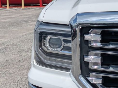 Used 2018 GMC Sierra 1500 SLT AWD/4WD image 10