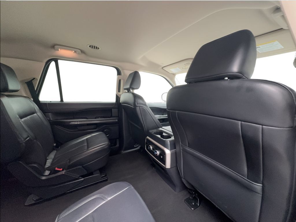 Used 2024 Ford Expedition XLT RWD image 28