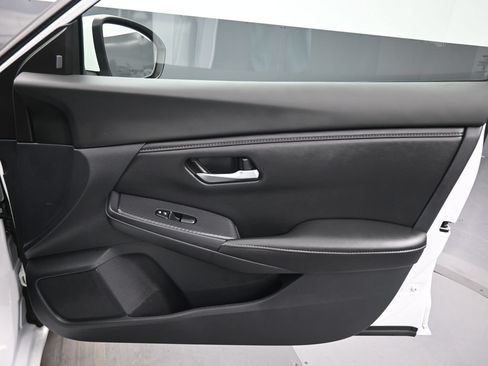 Used 2023 Nissan Sentra SV FWD image 35