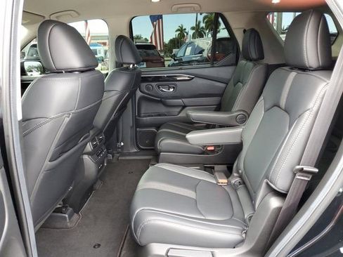 Used 2024 Honda Pilot EX-L image 11