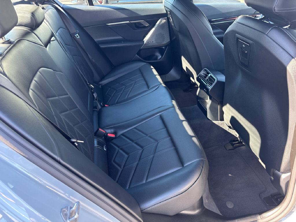 Used 2026 BMW i5 eDrive40 w/ M Sport Package RWD image 17