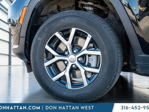 Used 2024 Jeep Grand Cherokee L Limited w/ Luxury Tech Group II AWD/4WD image 39