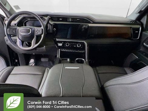 Used 2024 GMC Sierra 3500 Denali w/ Denali Reserve Package image 7