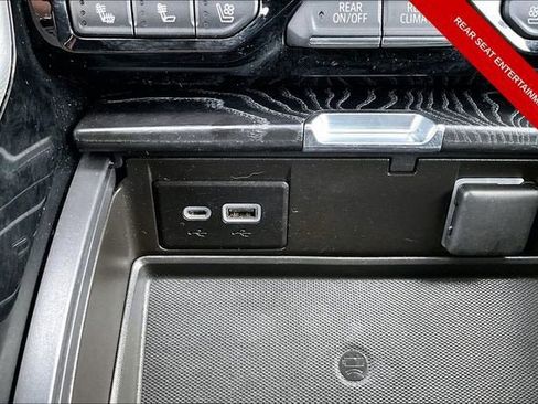 Used 2021 GMC Yukon Denali w/ Denali Premium Package AWD/4WD image 27