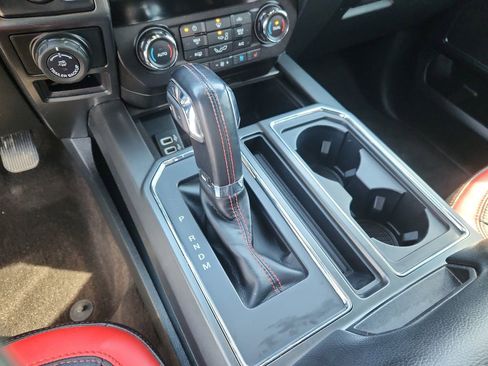 Used 2020 Ford F150 Lariat image 24