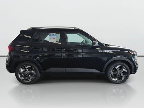 New 2026 Hyundai Venue SEL FWD image 2