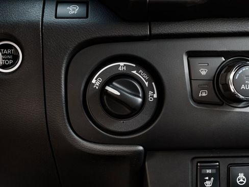 New 2025 Nissan Frontier PRO-4X w/ Pro Premium Package image 18