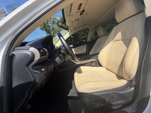 Used 2016 Lexus IS 200t RWD image 5