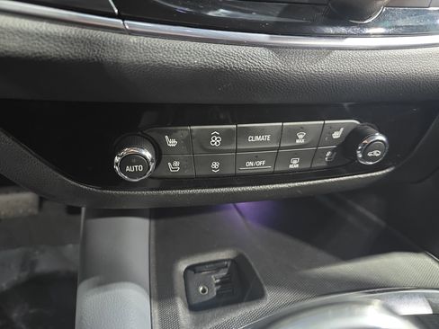 Used 2021 Buick Enclave Premium w/ Sun and Sites Package image 23