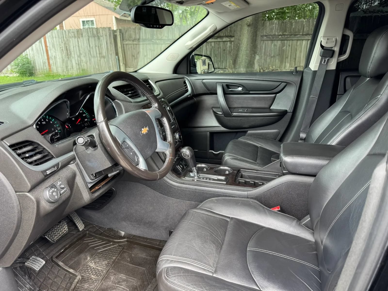 Used 2017 Chevrolet Traverse LT FWD image 16