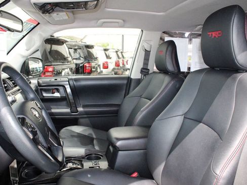 Used 2019 Toyota 4Runner TRD Off-Road Premium AWD/4WD image 7