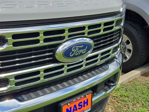 Used 2025 Ford F350 XLT AWD/4WD image 27