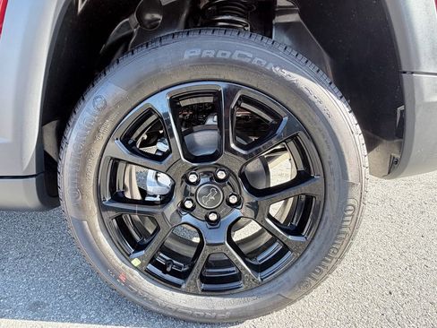 New 2026 Jeep Compass Latitude image 30