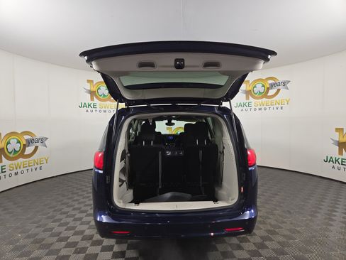 Used 2017 Chrysler Pacifica LX w/ Tire & Wheel Group image 33