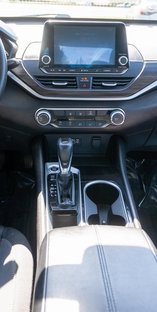 Used 2024 Nissan Altima 2.5 SV FWD image 15