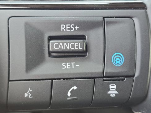 Used 2024 Nissan Pathfinder SL w/ Cargo Package AWD/4WD image 10