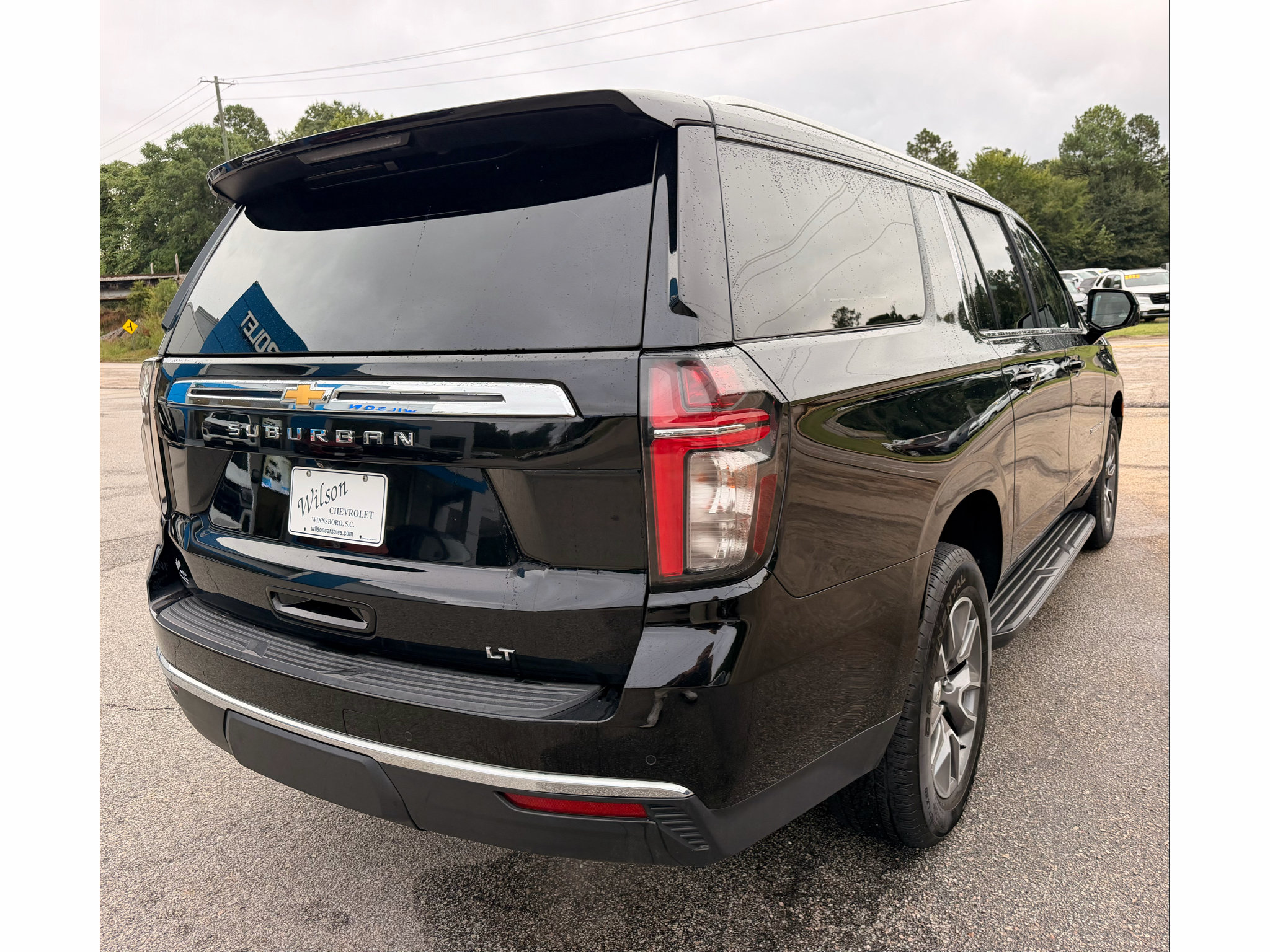 Used 2024 Chevrolet Suburban LT w/ Luxury Package AWD/4WD image 6