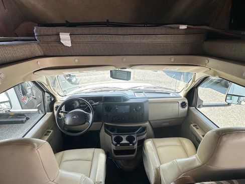 Used 2015 Ford E-450 and Econoline 450 Super Duty w/ Motorhome Prep Package image 18