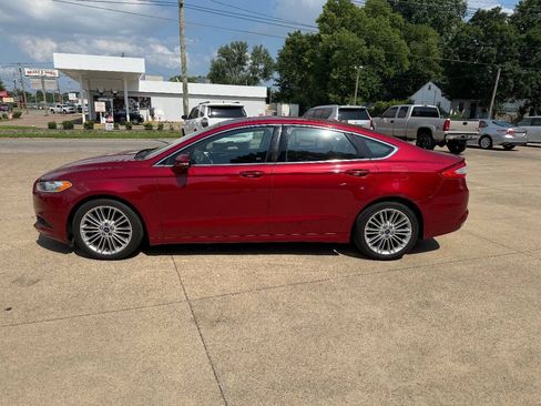 Used 2016 Ford Fusion SE w/ Equipment Group 202A FWD image 2