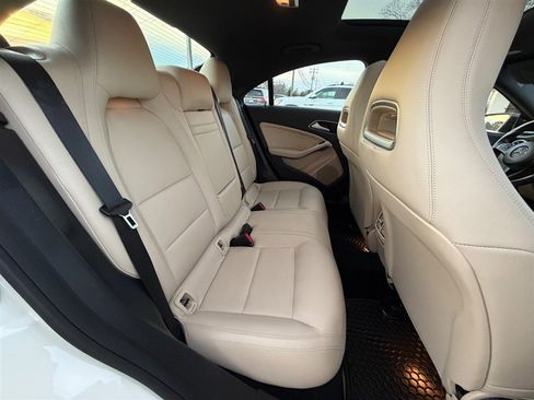 Used 2016 Mercedes-Benz CLA 250 image 19
