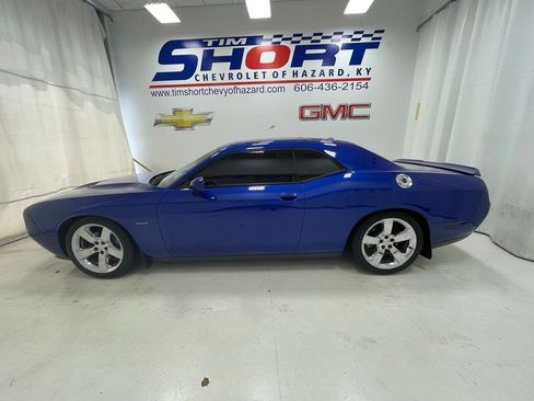 Used 2018 Dodge Challenger R/T RWD image 8