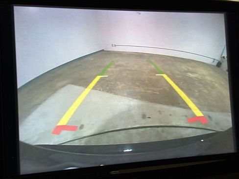 Used 2024 Chrysler Pacifica Touring-L image 15