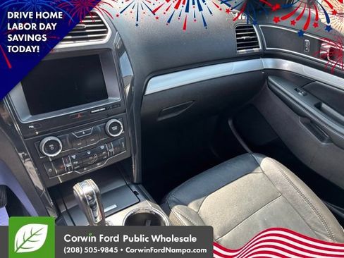 Used 2017 Ford Explorer XLT w/ Equipment Group 202A AWD/4WD image 21