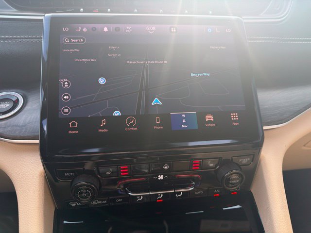Used 2023 Jeep Grand Cherokee L Limited AWD/4WD image 26