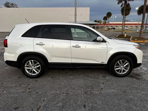 Used 2015 Kia Sorento LX image 5